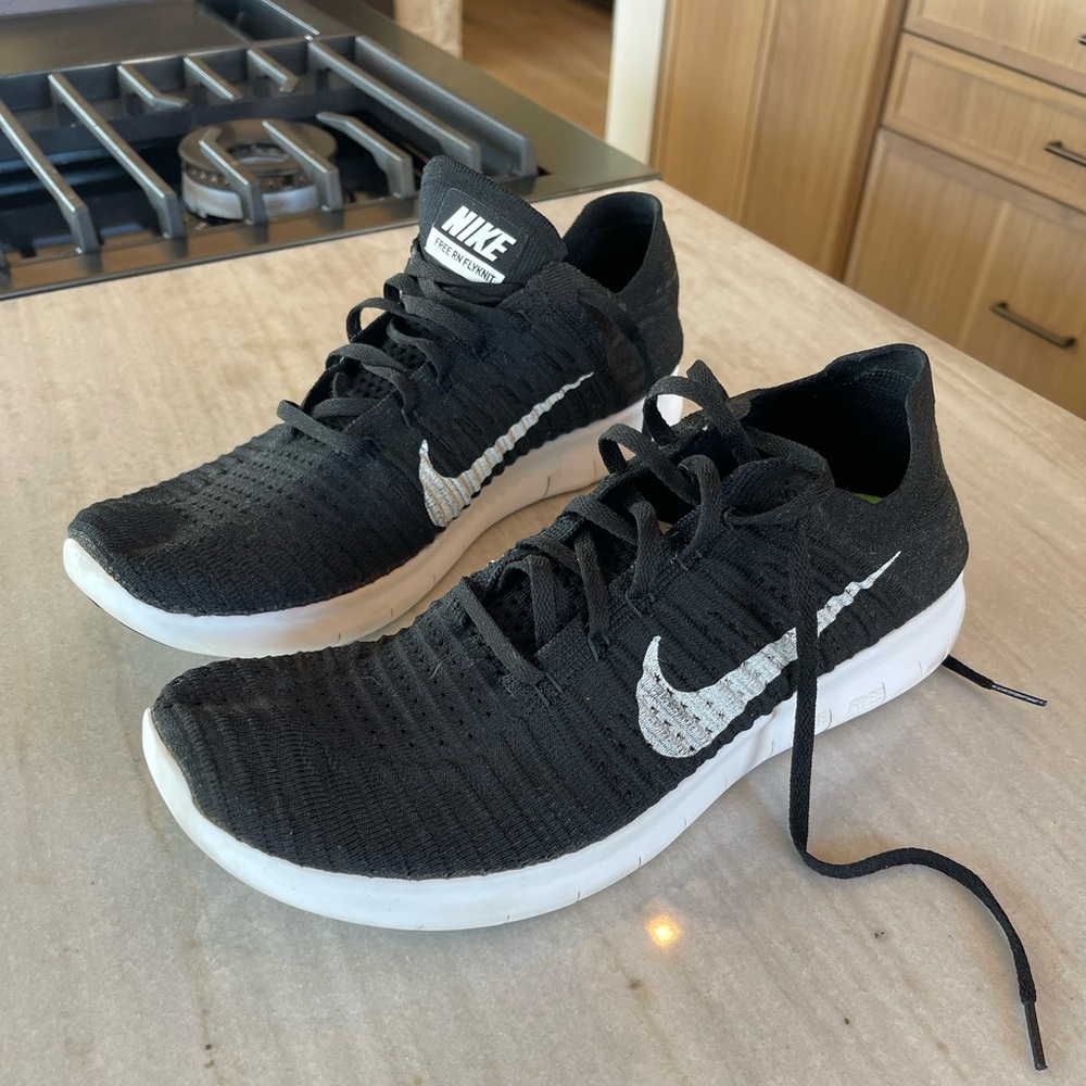 Nike Men's Free 4.0 Flyknit Black/White/Dark Grey Running Shoe 11